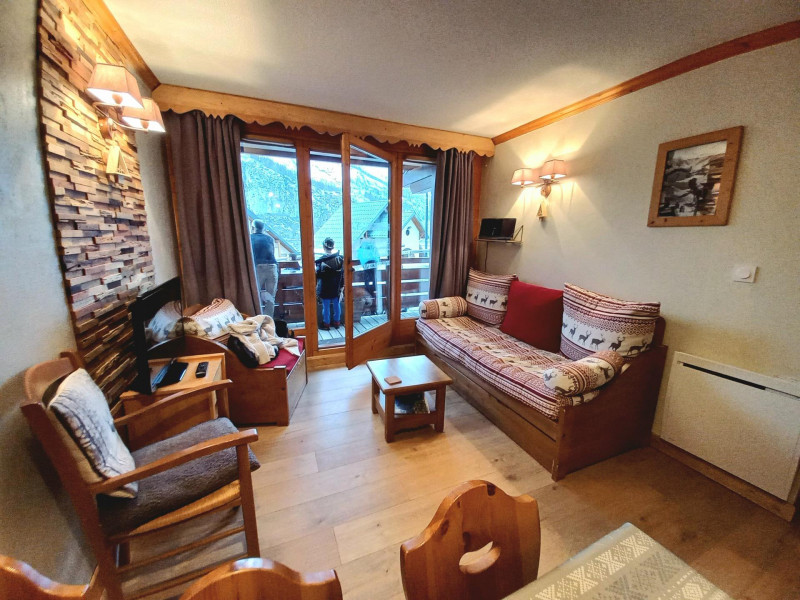 SALON - APPARTEMENT PRIMEVERE 001 - LES CHARBONNIERES - VALLOIRE RESERVATIONS SALON - APPARTEMENT PRIMEVERE 001 - LES CHARBONNIERES - VALLOIRE RESERVATIONS
