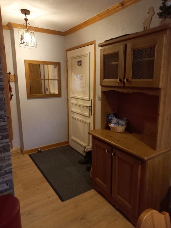 HALL D'ENTREE - APPARTEMENT PRIMEVERE 001 HALL D'ENTREE - APPARTEMENT PRIMEVERE 001