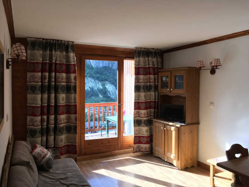 SALON - GENTIANE 203 APPARTEMENT HAMEAU DE LA VALLEE D'OR - LES CHARBONNIERES VALLOIRE - VALLOIRE RESERVATIONS SALON - GENTIANE 203 APPARTEMENT HAMEAU DE LA VALLEE D'OR - LES CHARBONNIERES VALLOIRE - VALLOIRE RESERVATIONS