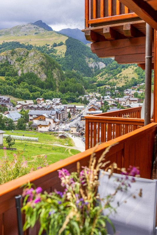 VUE BALCON - GENTIANE 100 APPARTEMENT HAMEAU DE LA VALLEE D'OR - LES CHARBONNIERES VALLOIRE
