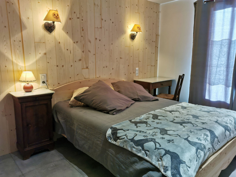 CHAMBRE - APPARTEMENT MAISON NOTRE NID EPILOBE - LA BORGE VALLOIRE CHAMBRE - APPARTEMENT MAISON NOTRE NID EPILOBE - LA BORGE VALLOIRE