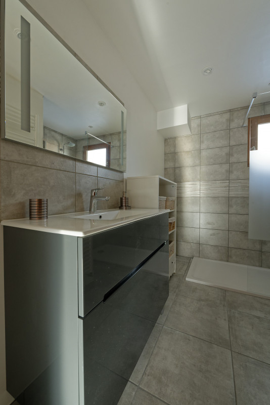 SALLE DE BAINS - APPARTEMENT MAISON NOTRE NID EPILOBE - LA BORGE VALLOIRE SALLE DE BAINS - APPARTEMENT MAISON NOTRE NID EPILOBE - LA BORGE VALLOIRE