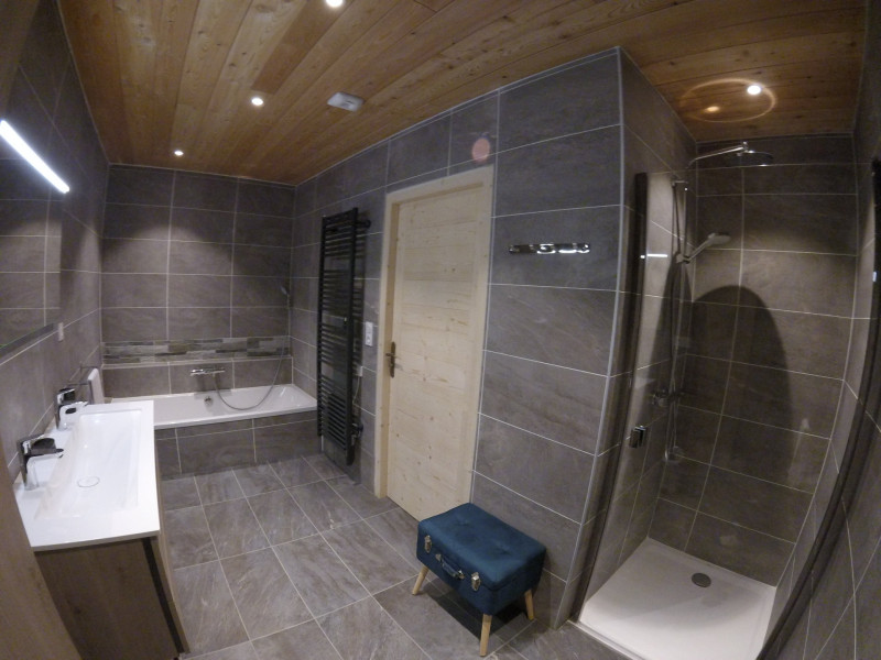 SALLE DE BAINS - CHALET PIC DE L'AIGLE ETE - CRET DU SERROZ VALLOIRE SALLE DE BAINS - CHALET PIC DE L'AIGLE ETE - CRET DU SERROZ VALLOIRE
