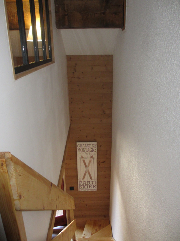 ESCALIER- APPARTEMENT BETELGEUSE 86 - VALLOIRE CENTRE ESCALIER- APPARTEMENT BETELGEUSE 86 - VALLOIRE CENTRE