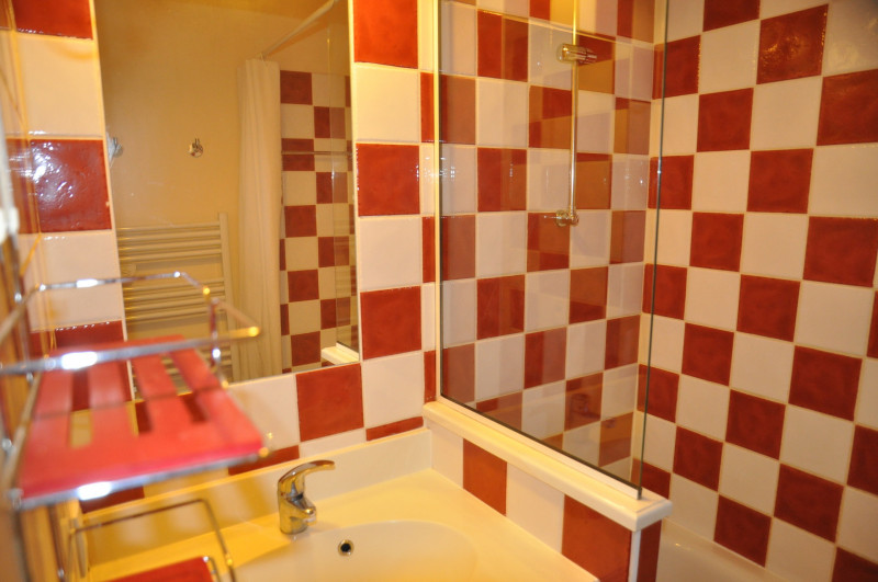SALLE DE BAIN - LES CHALETS VALORIA APPARTEMENT BAUXIT22 - VALLOIRE LES CHARBONNIERES SALLE DE BAIN - LES CHALETS VALORIA APPARTEMENT BAUXIT22 - VALLOIRE LES CHARBONNIERES