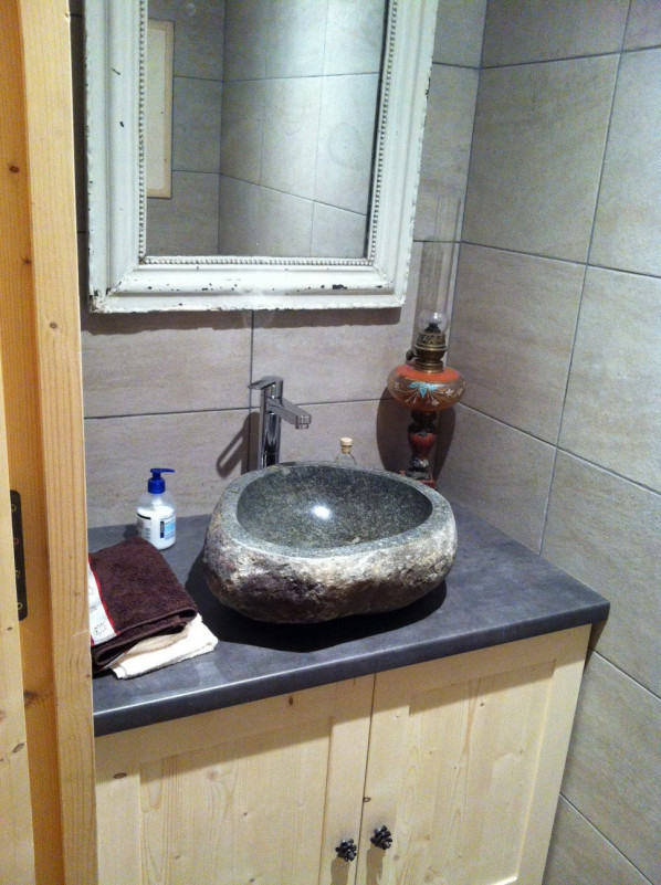 SALLE DE BAIN - APPARTEMENT LES CERCES - VALLOIRE CENTRE  SALLE DE BAIN - APPARTEMENT LES CERCES - VALLOIRE CENTRE