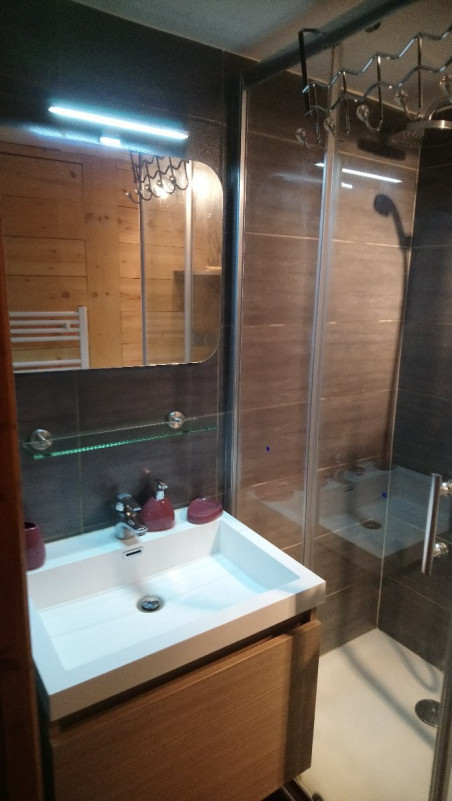 SALLE D'EAU - APPARTEMENT ROCHECHATEAU N° 23 - VALLOIRE CENTRE SALLE D'EAU - APPARTEMENT ROCHECHATEAU N° 23 - VALLOIRE CENTRE