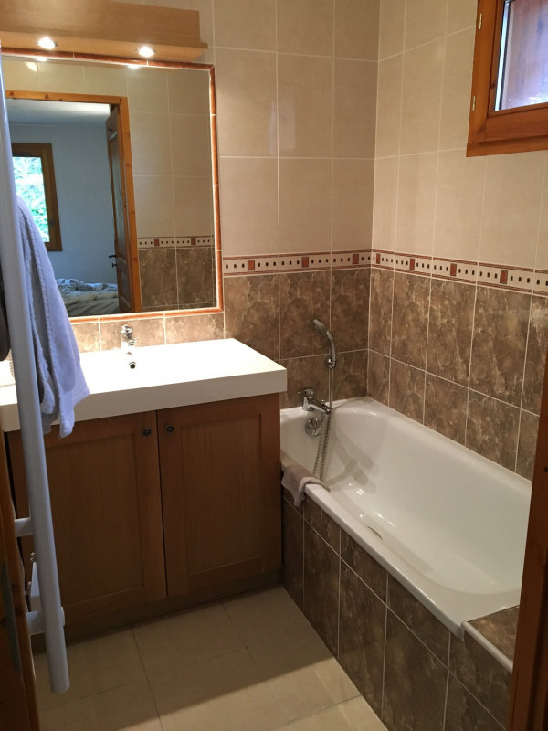 SALLE DE BAINS - APPARTEMENT CHALETS DE LA VALLEE D'OR ASTER 204 - CHARBONNIERES VALLOIRE SALLE DE BAINS - APPARTEMENT CHALETS DE LA VALLEE D'OR ASTER 204 - CHARBONNIERES VALLOIRE