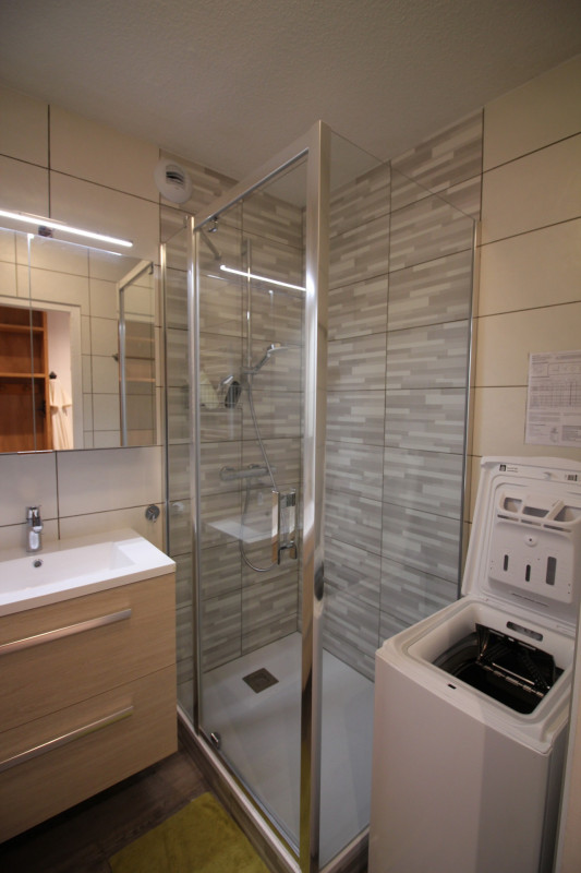 SALLE DE BAINS - APPARTEMENT ROCHES FLEURIES B12 - VALLOIRE CENTRE SALLE DE BAINS - APPARTEMENT ROCHES FLEURIES B12 - VALLOIRE CENTRE