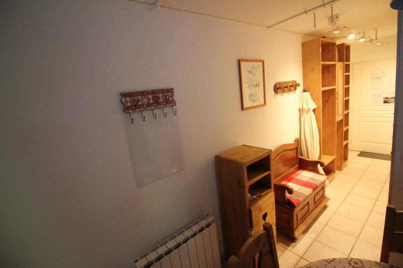 COULOIR - APPARTEMENT ROCHES FLEURIES B12 - VALLOIRE CENTRE COULOIR - APPARTEMENT ROCHES FLEURIES B12 - VALLOIRE CENTRE