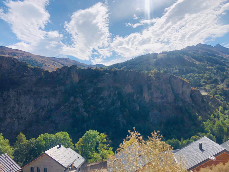 VUE MONTAGNE - APPARTEMENT CHALET L'ALTA - VALLOIRE LE CRET DU SERROZ  VUE MONTAGNE - APPARTEMENT CHALET L'ALTA - VALLOIRE LE CRET DU SERROZ