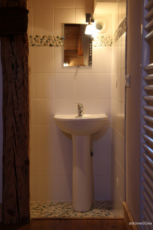 SALLE D'EAU - APPARTEMENT ABRIGRANGE - VALLOIRE LA RUAZ SALLE D'EAU - APPARTEMENT ABRIGRANGE - VALLOIRE LA RUAZ