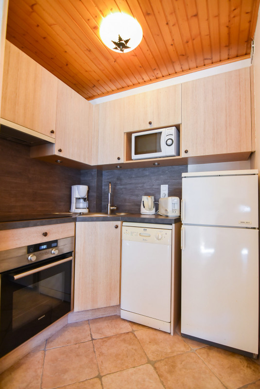 CUISINE - APPARTEMENT LES CHARDONNETS 006 - VALLOIRE CENTRE - VALLOIRE RESERVATIONS CUISINE - APPARTEMENT LES CHARDONNETS 006 - VALLOIRE CENTRE - VALLOIRE RESERVATIONS