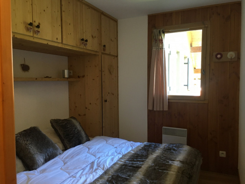 CHAMBRE - APPARTEMENT LA CLAREE C8 - VALLOIRE LES PLANS CHAMBRE - APPARTEMENT LA CLAREE C8 - VALLOIRE LES PLANS