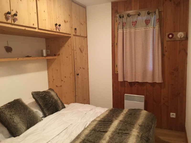 CHAMBRE - APPARTEMENT LA CLAREE C8 - VALLOIRE LES PLANS CHAMBRE - APPARTEMENT LA CLAREE C8 - VALLOIRE LES PLANS