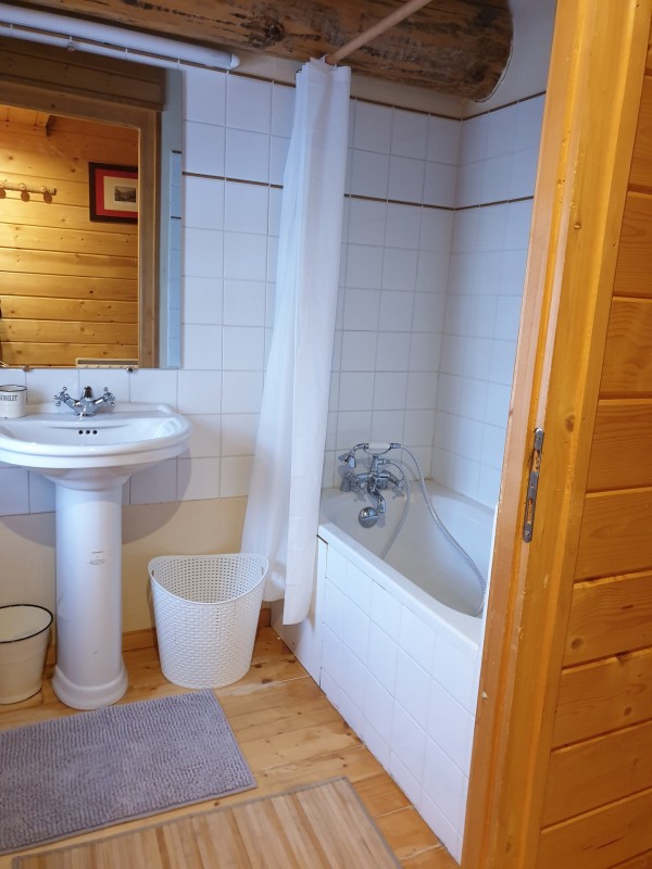 SALLE DE BAIN - APPARTEMENT LES BOIS RONDS 2 - VALLOIRE LE SERROZ