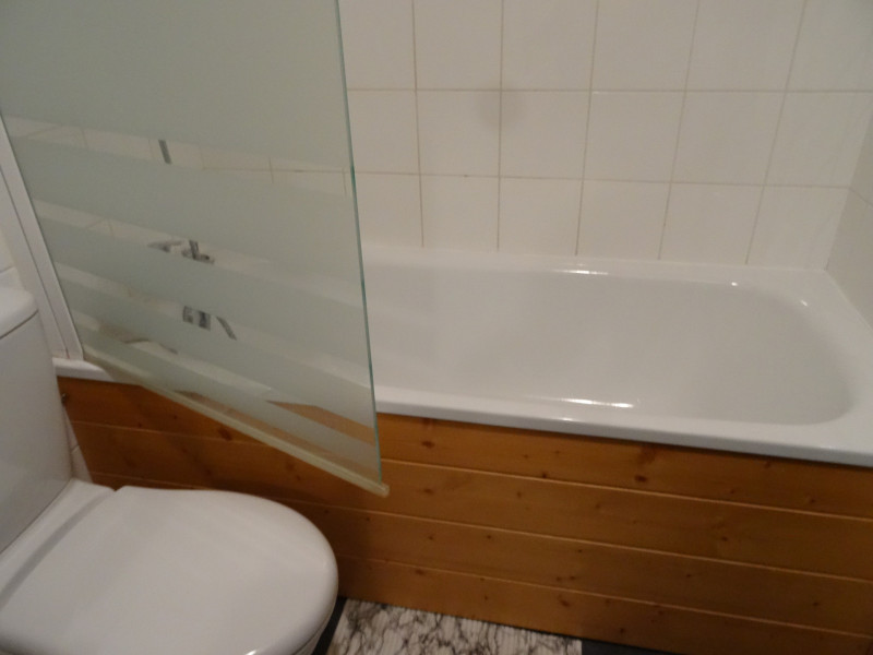 SALLE DE BAIN - APPARTEMENT CHALETS GALIBIER 2 N° 136 - MOULIN BENJAMIN - VALLOIRE SALLE DE BAIN - APPARTEMENT CHALETS GALIBIER 2 N° 136 - MOULIN BENJAMIN - VALLOIRE