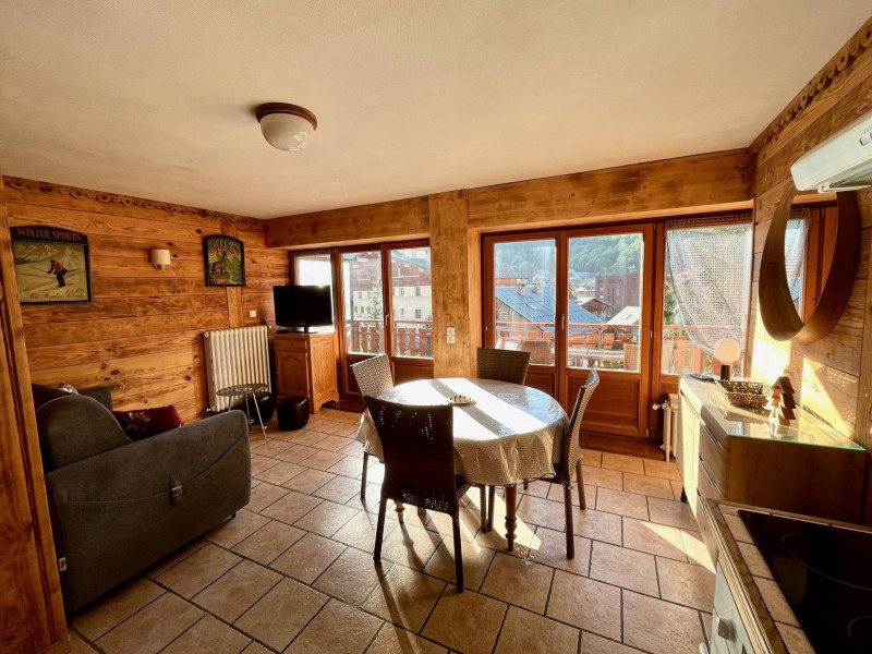 SALON - APPARTEMENT RESIDENCE GALIBIER N°25 - VALLOIRE CENTRE SALON - APPARTEMENT RESIDENCE GALIBIER N°25 - VALLOIRE CENTRE