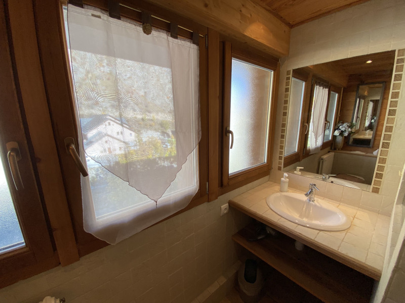 SALLE DE BAINS - APPARTEMENT RESIDENCE GALIBIER N°25 - VALLOIRE CENTRE SALLE DE BAINS - APPARTEMENT RESIDENCE GALIBIER N°25 - VALLOIRE CENTRE