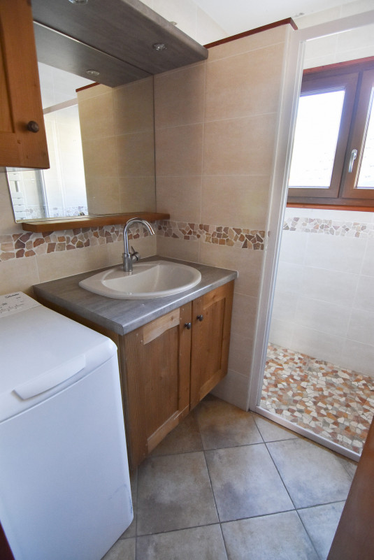 SALLE D'EAU - APPARTEMENT LES CHARDONNETS 01 - VALLOIRE CENTRE SALLE D'EAU - APPARTEMENT LES CHARDONNETS 01 - VALLOIRE CENTRE