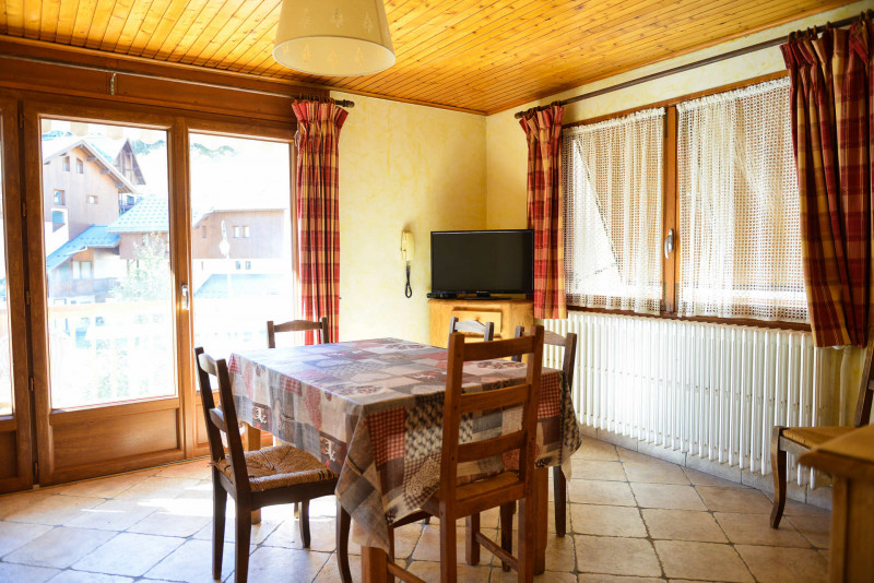 COIN REPAS - APPARTEMENT CHARDONNETS 05 - VALLOIRE CENTRE - VALLOIRE RESERVATIONS COIN REPAS - APPARTEMENT CHARDONNETS 05 - VALLOIRE CENTRE - VALLOIRE RESERVATIONS