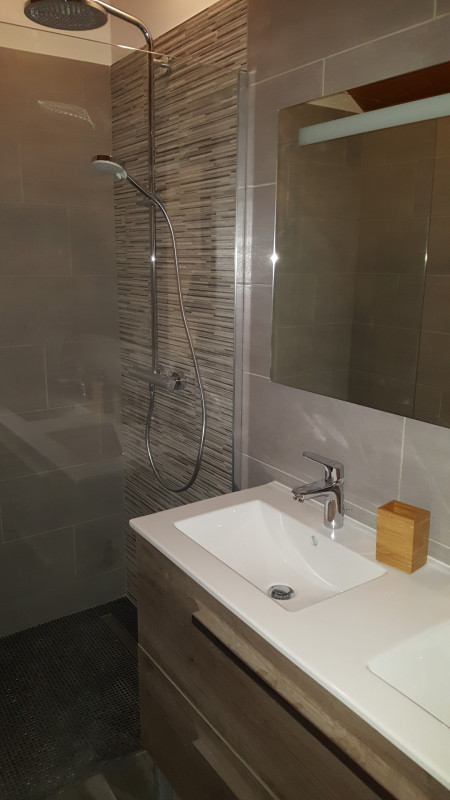 SALLE D'EAU- APPARTEMENT TERRASSES DES CHOSEAUX D4 - CHOSEAUX VILLE VALLOIRE