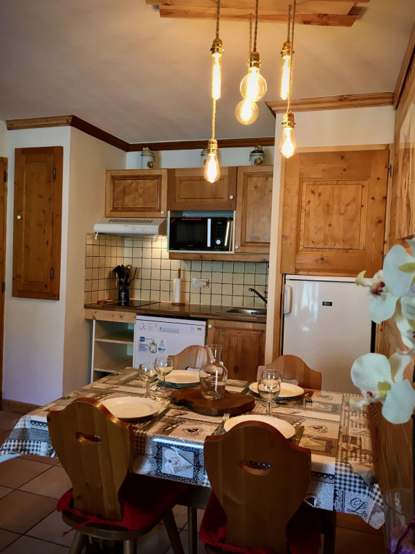 CUISINE - APPARTEMENT GENTIANE 204 - LES CHARBONNIERES CUISINE - APPARTEMENT GENTIANE 204 - LES CHARBONNIERES