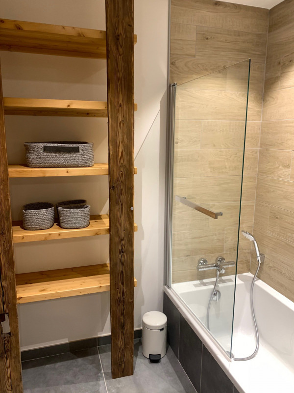 SALLE DE BAINS - CHALET COMO BRUNATE - VALLOIRE CENTRE SALLE DE BAINS - CHALET COMO BRUNATE - VALLOIRE CENTRE