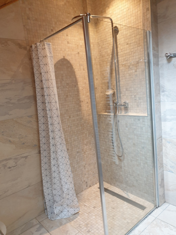 SALLE DE BAINS  - TERRASSES DES CHOSEAUX D5 COSAMISKI - LES CHOSEAUX VILLE - VALLOIRE SALLE DE BAINS  - TERRASSES DES CHOSEAUX D5 COSAMISKI - LES CHOSEAUX VILLE - VALLOIRE