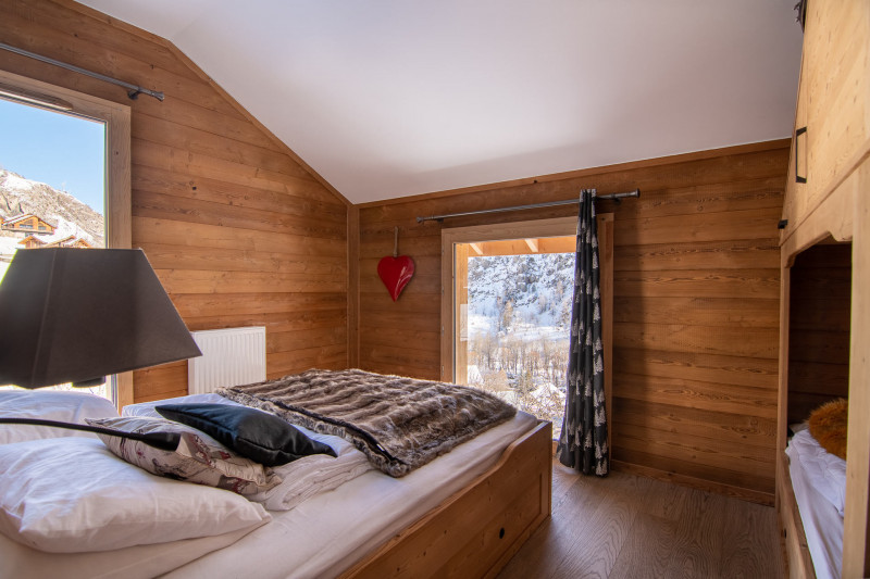 CHAMBRE - CHALET KOPEREK - LE SERROZ VALLOIRE CHAMBRE - CHALET KOPEREK - LE SERROZ VALLOIRE