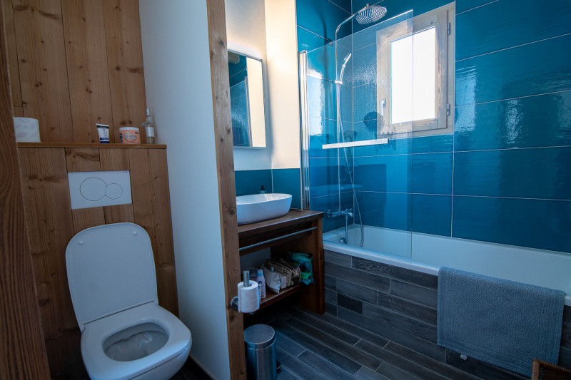 SALLE DE BAINS - CHALET KOPEREK - LE SERROZ VALLOIRE SALLE DE BAINS - CHALET KOPEREK - LE SERROZ VALLOIRE