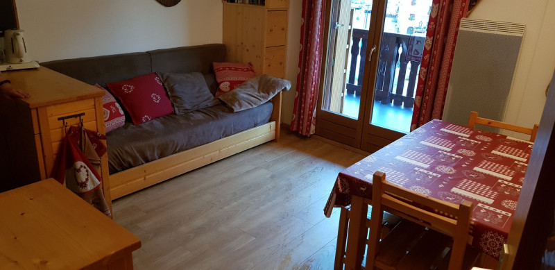 SALON - APPARTEMENT BON ACCUEIL 32 - VALLOIRE CENTRE - VALLOIRE RESERVATIONS SALON - APPARTEMENT BON ACCUEIL 32 - VALLOIRE CENTRE - VALLOIRE RESERVATIONS