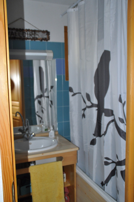 SALLE DE BAIN - APPARTEMENT - CHALET DE TIGNY CLEMATITE C8- VALLOIRE CENTRE SALLE DE BAIN - APPARTEMENT - CHALET DE TIGNY CLEMATITE C8- VALLOIRE CENTRE