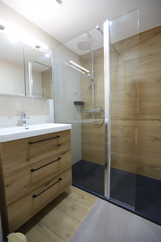 SALLE D'EAU -  APPARTEMENT MAGNIN 8 - VALLOIRE CENTRE 