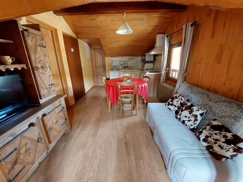 SALON - APPARTEMENT MAGNIN 7 - VALLOIRE CENTRE - VALLOIRE RESERVATIONS SALON - APPARTEMENT MAGNIN 7 - VALLOIRE CENTRE - VALLOIRE RESERVATIONS