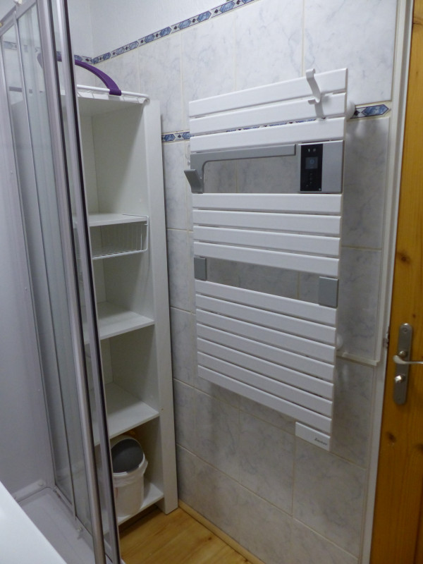 SALLE D'EAU - APPARTEMENT CREY DU QUART N° 88 - VALLOIRE CENTRE SALLE D'EAU - APPARTEMENT CREY DU QUART N° 88 - VALLOIRE CENTRE