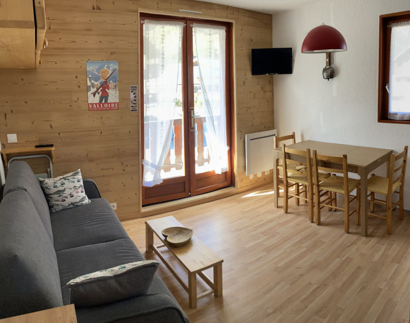 SALON - APPARTEMENT BETELGEUSE 60 - VALLOIRE CENTRE - VALLOIRE RESERVATIONS SALON - APPARTEMENT BETELGEUSE 60 - VALLOIRE CENTRE - VALLOIRE RESERVATIONS