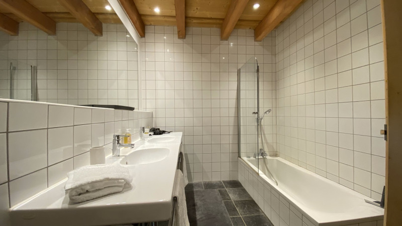 SALLE DE BAINS - CHALET DE BONNENUIT - VALLOIRE BONNENUIT