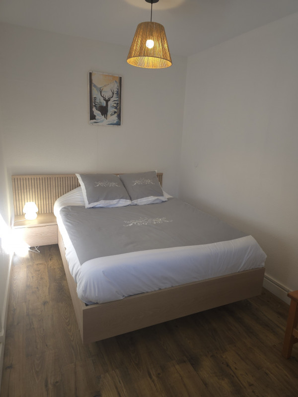 CHAMBRE 1 - APPARTEMENT DAPHNEE 41 - VALLOIRE LES CHARBONNIERES