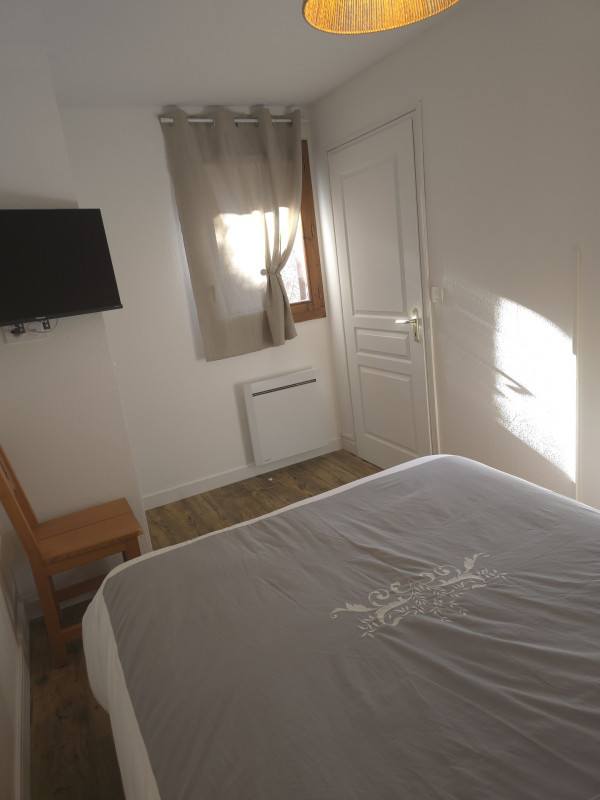 CHAMBRE 1 - APPARTEMENT DAPHNEE 41 - VALLOIRE LES CHARBONNIERES