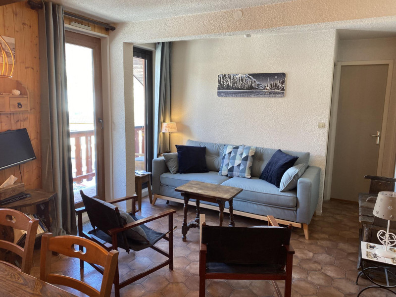SALON - APPARTEMENT BETELGEUSE 91 - VALLOIRE CENTRE LE CLOS DES ETOILES - VALLOIRE RESERVATIONS SALON - APPARTEMENT BETELGEUSE 91 - VALLOIRE CENTRE LE CLOS DES ETOILES - VALLOIRE RESERVATIONS