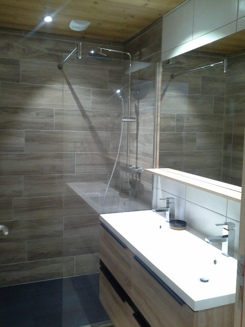 SALLE D'EAU RDC - CHALET LAMARTINE - LES CHOSEAUX VILLE VALLOIRE SALLE D'EAU RDC - CHALET LAMARTINE - LES CHOSEAUX VILLE VALLOIRE