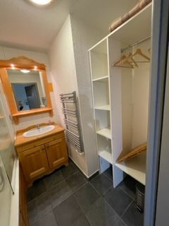 SALLE DE BAINS - STUDIO DUPLEX - CHALETS DU GALIBIER C21 - LE MOULIN BENJAMIN VALLOIRE - VALLOIRE RESERVATIONS SALLE DE BAINS - STUDIO DUPLEX - CHALETS DU GALIBIER C21 - LE MOULIN BENJAMIN VALLOIRE - VALLOIRE RESERVATIONS