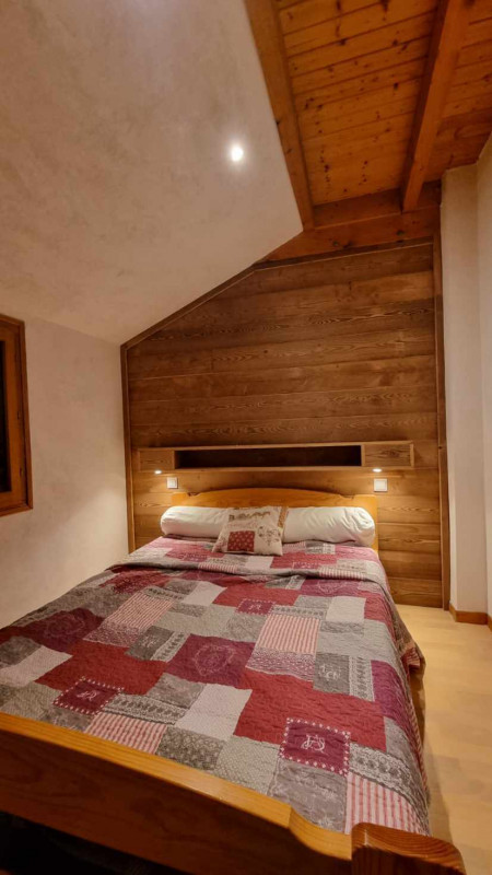 CHAMBRE - APPARTEMENT BON ACCUEIL 26 27 VALLOIRE CENTRE