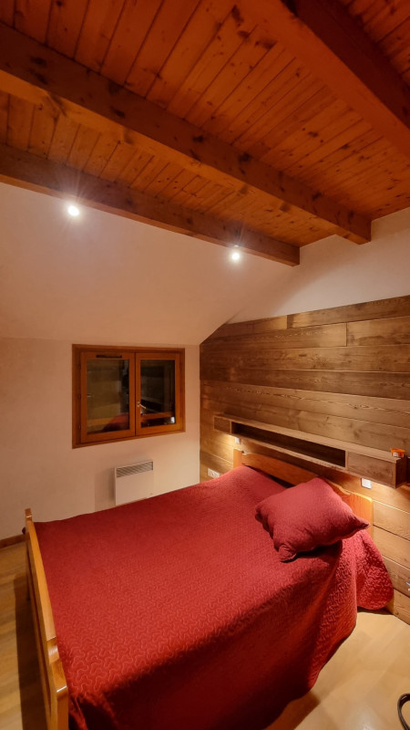 CHAMBRE - APPARTEMENT BON ACCUEIL 26 27 VALLOIRE CENTRE