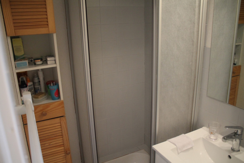 SALLE D'EAU - STUDIO CROIX DU SUD 212 - VALLOIRE LE CLOS DES ETOILES SALLE D'EAU - STUDIO CROIX DU SUD 212 - VALLOIRE LE CLOS DES ETOILES