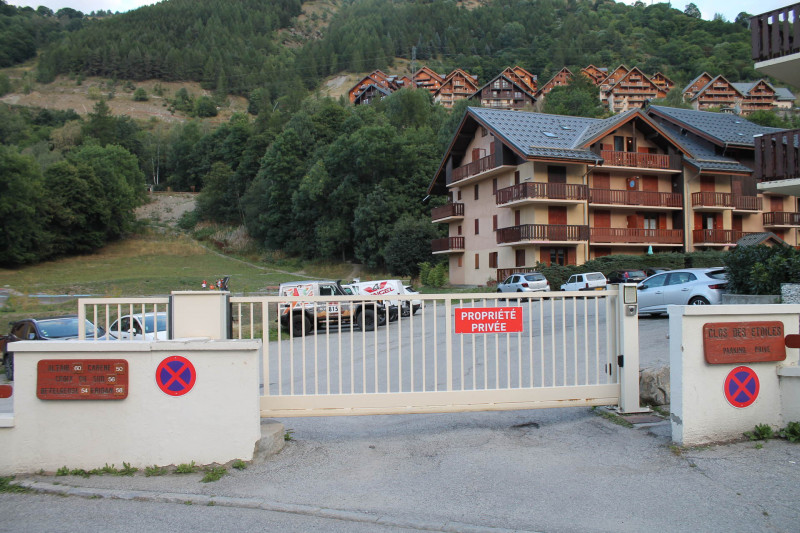 ENTREE PARKING - STUDIO CROIX DU SUD 212 - VALLOIRE LE CLOS DES ETOILES ENTREE PARKING - STUDIO CROIX DU SUD 212 - VALLOIRE LE CLOS DES ETOILES