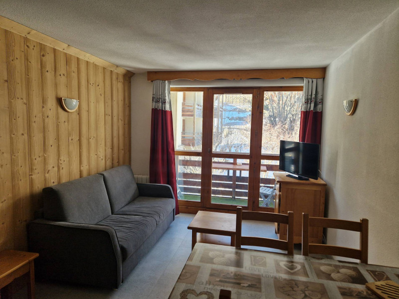 SALON - APPARTEMENT F24 CHALETS DU GALIBIER 1 - VALLOIRE MOULIN BENJAMIN - VALLOIRE RESERVATIONS SALON - APPARTEMENT F24 CHALETS DU GALIBIER 1 - VALLOIRE MOULIN BENJAMIN - VALLOIRE RESERVATIONS