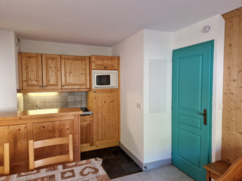 CUISINE- APPARTEMENT F24 CHALETS DU GALIBIER 1 - VALLOIRE MOULIN BENJAMIN - VALLOIRE RESERVATIONS CUISINE- APPARTEMENT F24 CHALETS DU GALIBIER 1 - VALLOIRE MOULIN BENJAMIN - VALLOIRE RESERVATIONS
