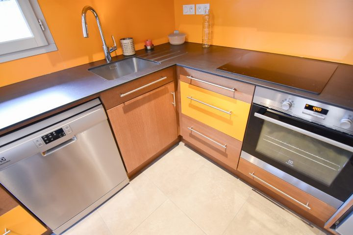 CUISINE - APPARTEMENT LES CHARDONNETS B2 - VALLOIRE CENTRE - VALLOIRE RESERVATIONS CUISINE - APPARTEMENT LES CHARDONNETS B2 - VALLOIRE CENTRE - VALLOIRE RESERVATIONS